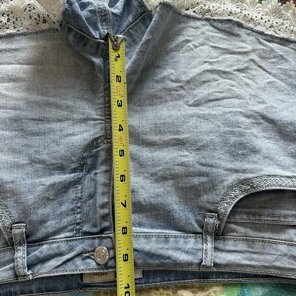 Lei Ashley Jean Shorts Junior Size 13 Blue Jean Lace Trim Shorts Boho Mid Rise